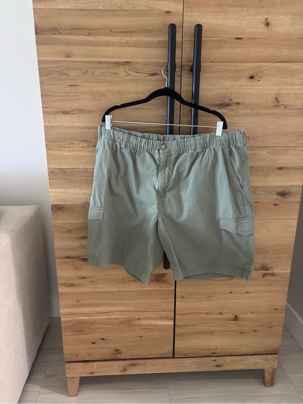 Tommy Bahama Men's Jungle Beach Cargo Shorts, Stone Khaki, XXL